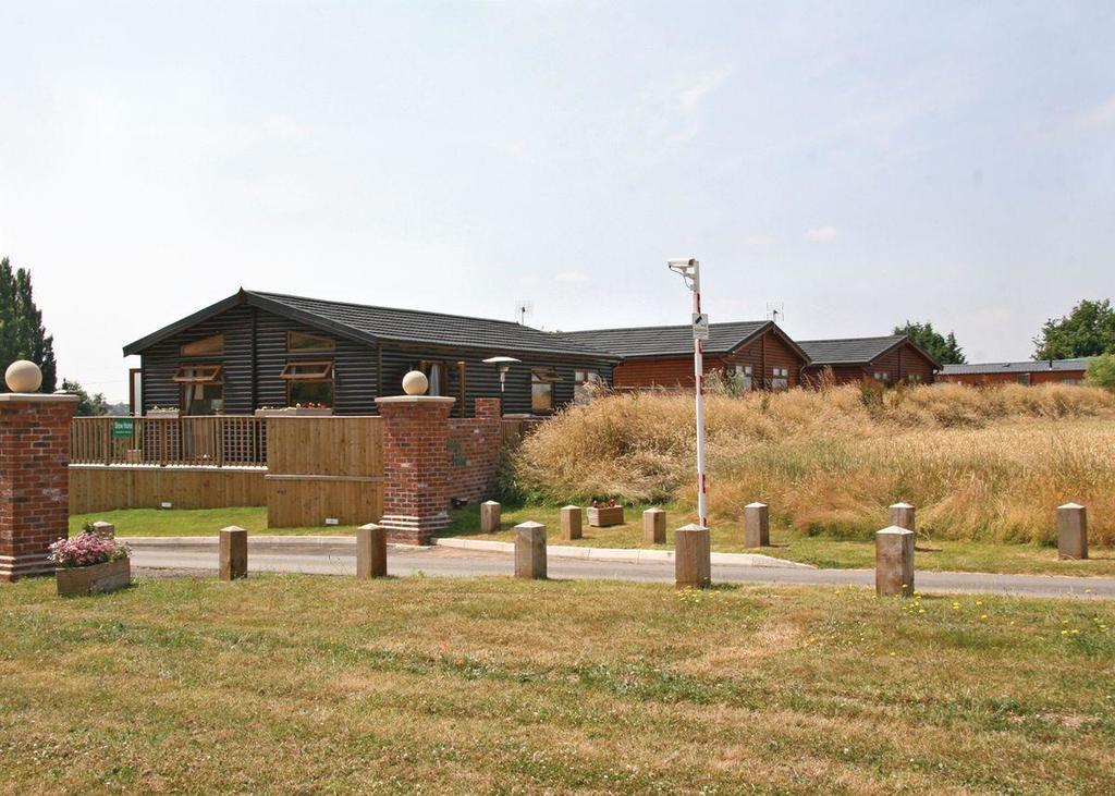 Weston Wood Lodges Melbourne  Eksteriør bilde